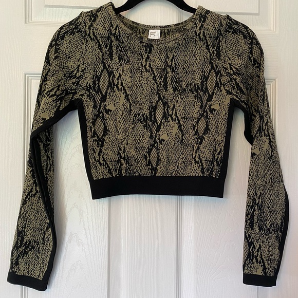 NWT Fabletics Kamila Seamless Long-Sleeve Top Size S - Picture 2 of 4